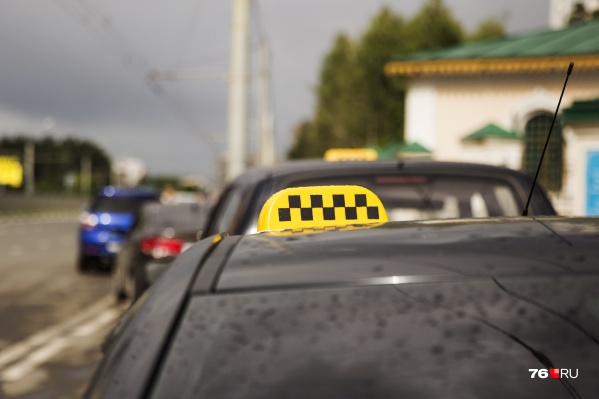 Роль таксистов заключалась в переводе денег от жертвы мошеннику Роль таксистов заключалась в переводе денег от жертвы мошеннику