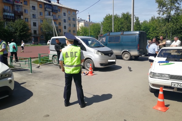 Фото с места очередного ДТП, в котором пострадал ребенок, катавшийся на скейте Фото с места очередного ДТП, в котором пострадал ребенок, катавшийся на скейте