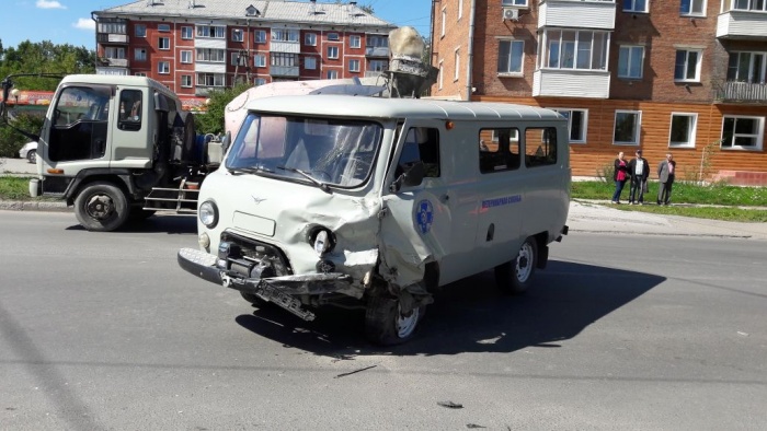 Мотоцикл врезался в УАЗ Мотоцикл врезался в УАЗ