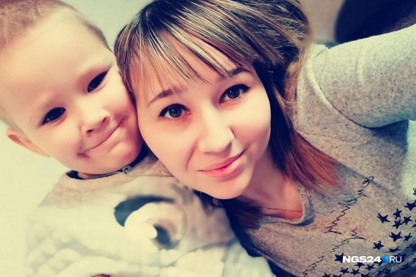 Тамара Лукина вместе со своим сыном Андреем. Тамара Лукина вместе со своим сыном Андреем.