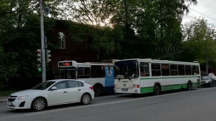 «Полное ограничение»: в Ярославле перекроют крупную транспортную магистраль и уберут троллейбусы