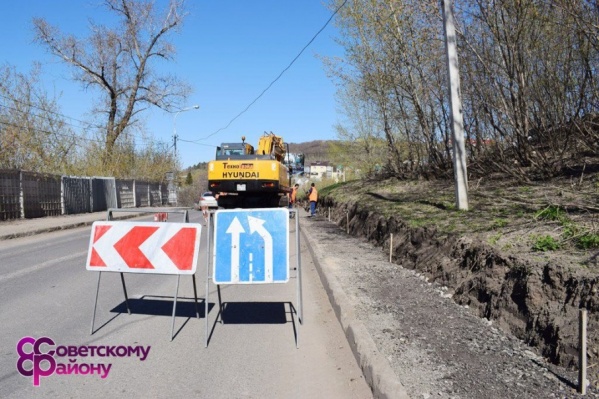 Дорожники заасфальтируют тротуар Дорожники заасфальтируют тротуар