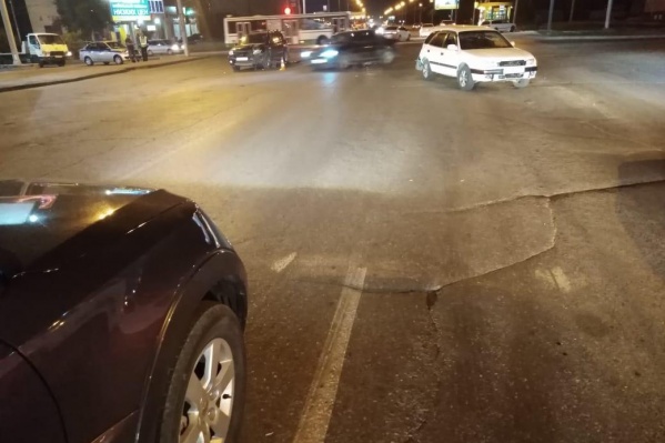 Mitsubishi Outlander и Toyota Sprinter Carib ехали в направлении Волочаевской и попали в ДТП Mitsubishi Outlander и Toyota Sprinter Carib ехали в направлении Волочаевской и попали в ДТП