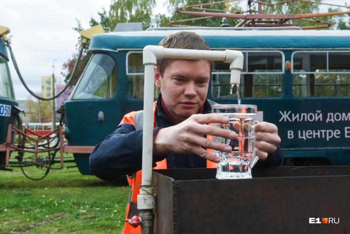 Во время конкурса Сергей провез в трамвае полный стакан воды и не пролил ни капли