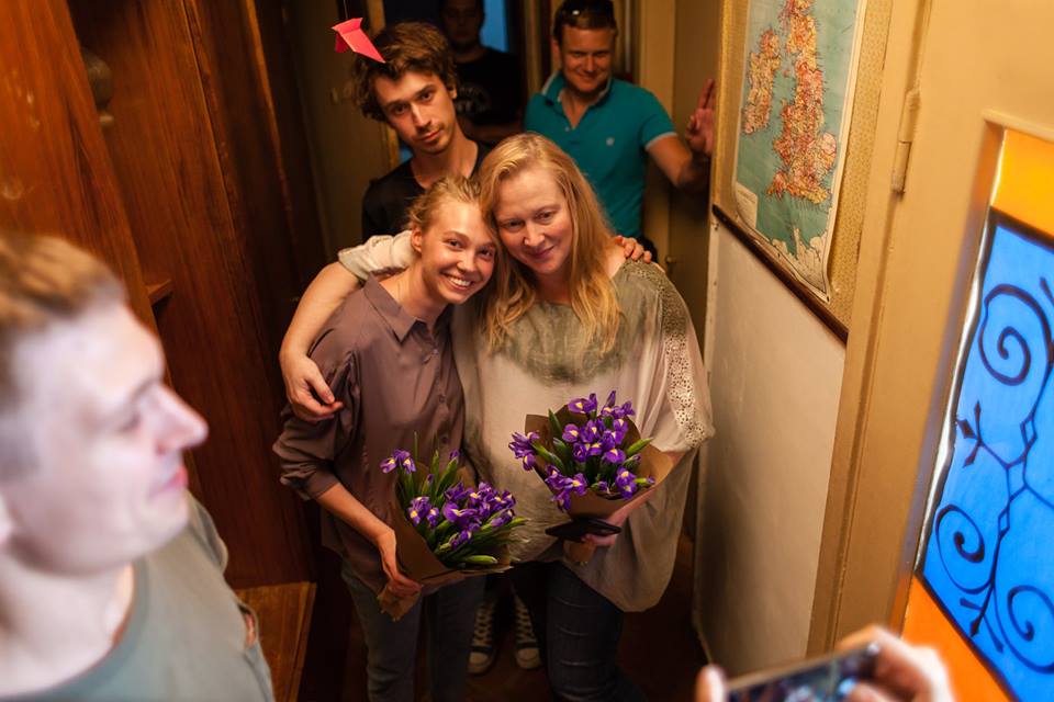 Марина Васильева, Юлия Ауг, а рядом с ними стоит Иван Соснин Марина Васильева, Юлия Ауг, а рядом с ними стоит Иван Соснин