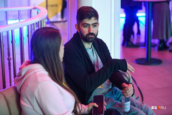 Антон рассказал, что, по данным исследований, средний возраст российской киберспортивной аудитории — 25 лет. Это стереотип, что в компьютерные игры играют только школьники Антон рассказал, что, по данным исследований, средний возраст российской киберспортивной аудитории — 25 лет. Это стереотип, что в компьютерные игры играют только школьники