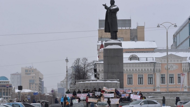 "По нашему дому печальные новости": пайщики недостроя депутата Плаксина выйдут на митинг к памятнику Ленину