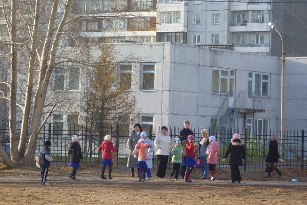 Школа № 139 в микрорайоне «Солнечный» Школа № 139 в микрорайоне «Солнечный»