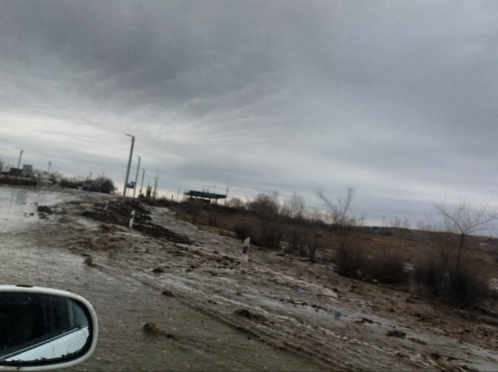 Погода в минусинске на 14. Река Минусинка в Минусинске. Наводнение в Минусинске. Минусинск топит. Минусинск наводнение на улице Гоголя.