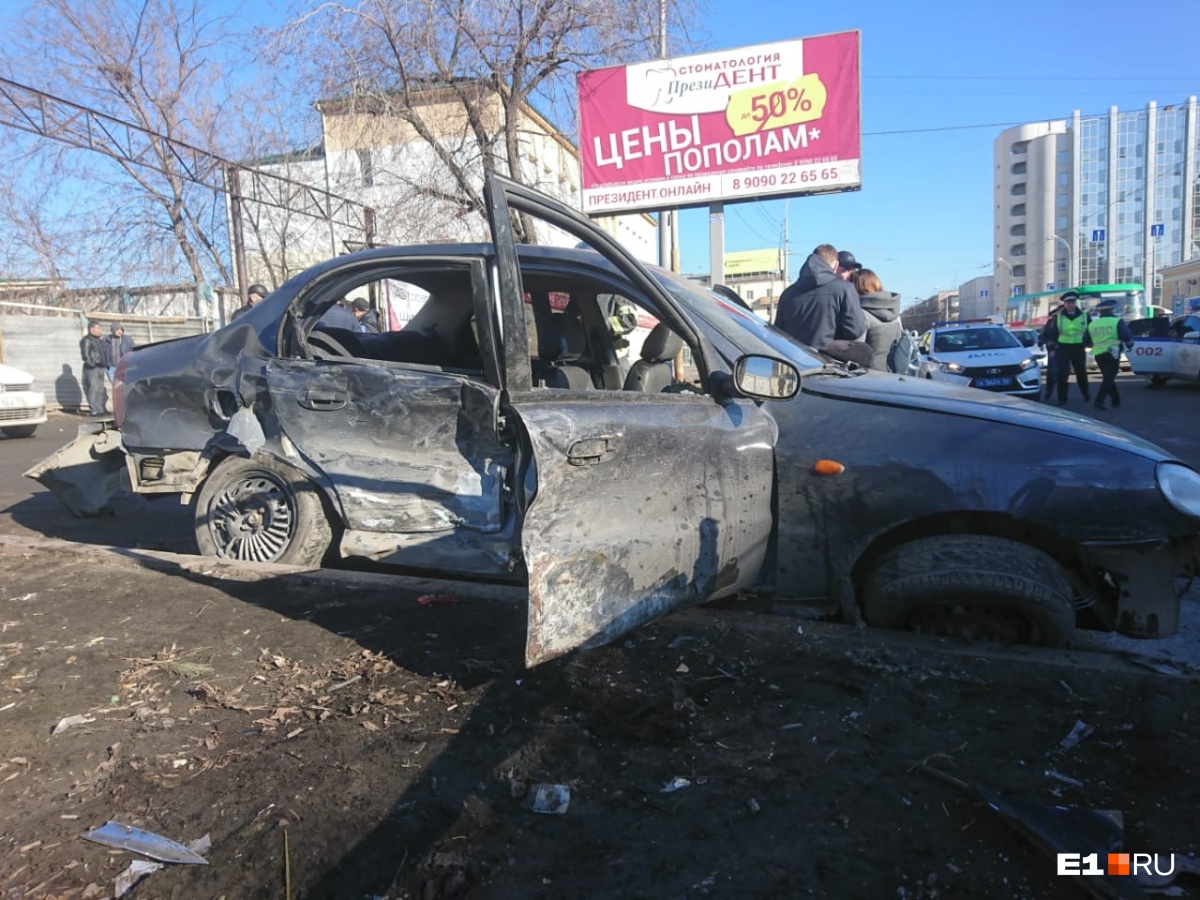 Даже не притормозил перед разворотом: появилось видео смертельной аварии у Автовокзала