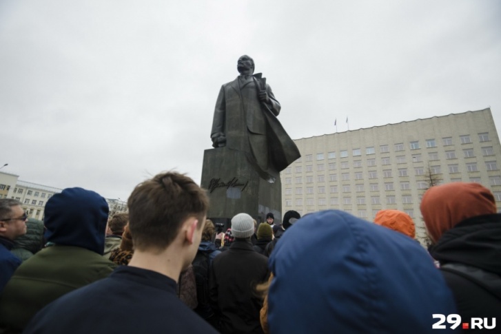 Митинг состоится 12 июня в 12 часов у Соловецкого камня Митинг состоится 12 июня в 12 часов у Соловецкого камня