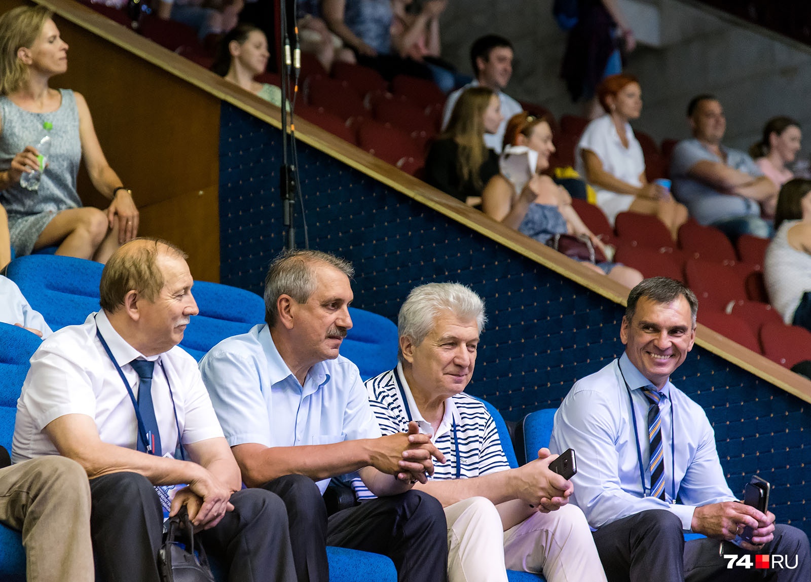 За выступлениями следили министр спорта Челябинской области и руководитель региональной федерации по спортивной гимнастике