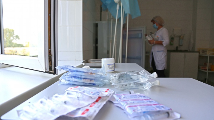 Просроченные лекарства и неприятный запах: в Башкирии заведующего наказали за нарушения в медпункте