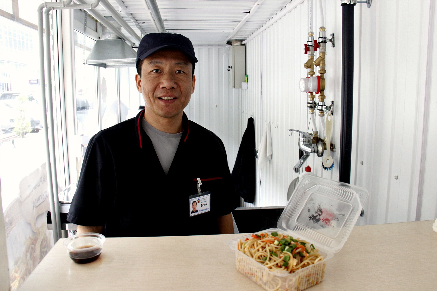 Порция лапши в «Wok Чан» стоит всего 90 рублей Порция лапши в «Wok Чан» стоит всего 90 рублей