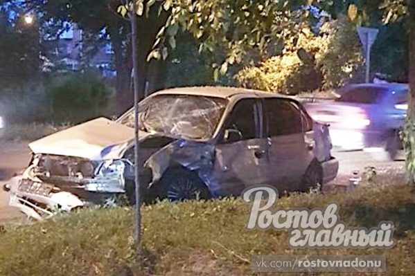 Один из людей, находящихся в авто, вылетел через окно Один из людей, находящихся в авто, вылетел через окно