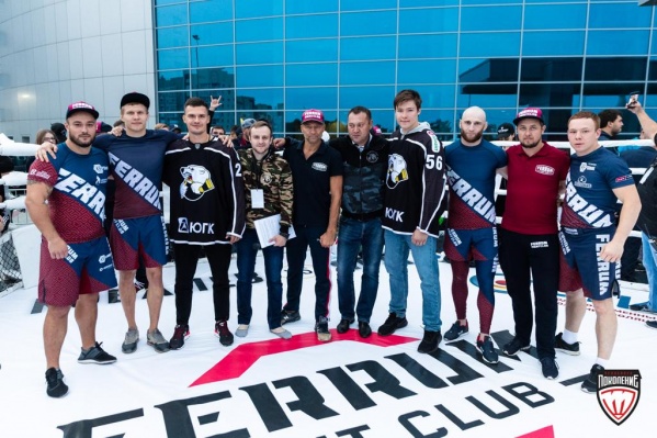 Ринг Ferrum Fight Club c командой профессиональных бойцов смешанных единоборств (ММА) оказался одной из самых зрелищных зон фестиваля Traktor Open Ринг Ferrum Fight Club c командой профессиональных бойцов смешанных единоборств (ММА) оказался одной из самых зрелищных зон фестиваля Traktor Open