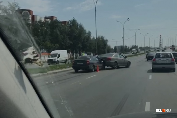 Сейчас мальчика везут в больницу Сейчас мальчика везут в больницу