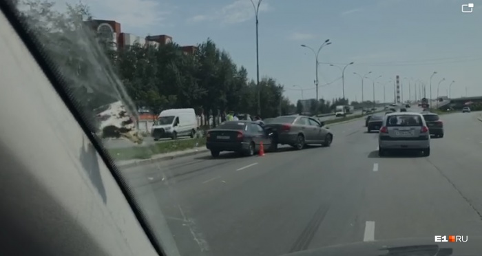 Сейчас мальчика везут в больницу Сейчас мальчика везут в больницу