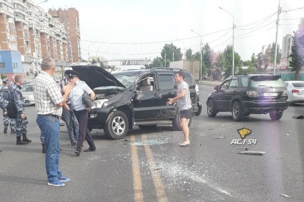 В Toyota ехали двое детей В Toyota ехали двое детей