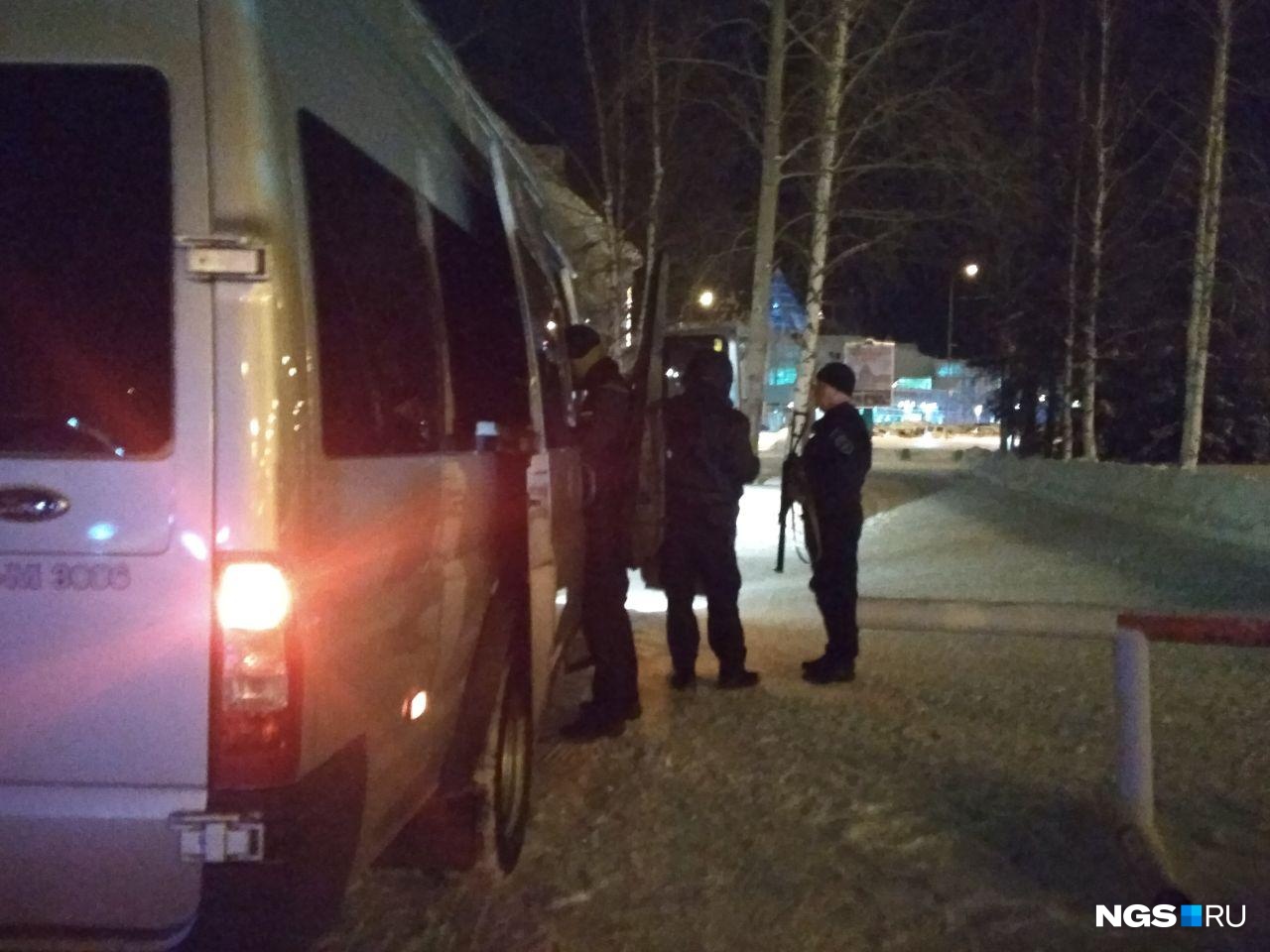 Снайперы собираются уезжать из аэропорта Снайперы собираются уезжать из аэропорта