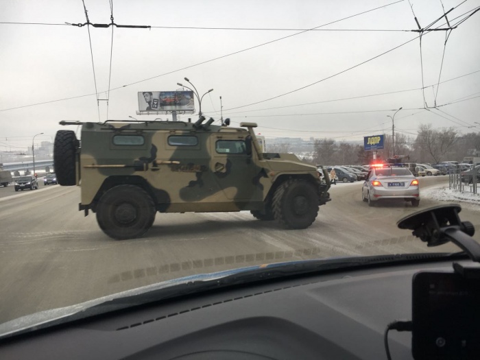 Броневик используется во всех родах войск России Броневик используется во всех родах войск России