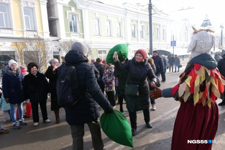 Вот такое масленичное веселье царило на Любинском проспекте в прошлом году Вот такое масленичное веселье царило на Любинском проспекте в прошлом году