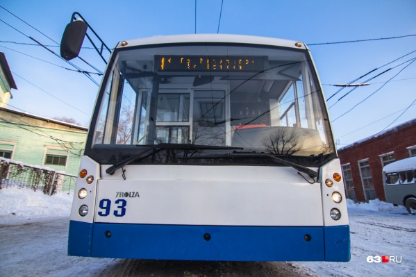 Запуск движения троллейбусов по мосту затянется на два года Запуск движения троллейбусов по мосту затянется на два года