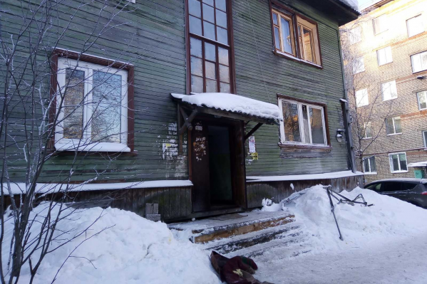 Возгорание случилось в деревянном доме на проспекте Ломоносова Возгорание случилось в деревянном доме на проспекте Ломоносова