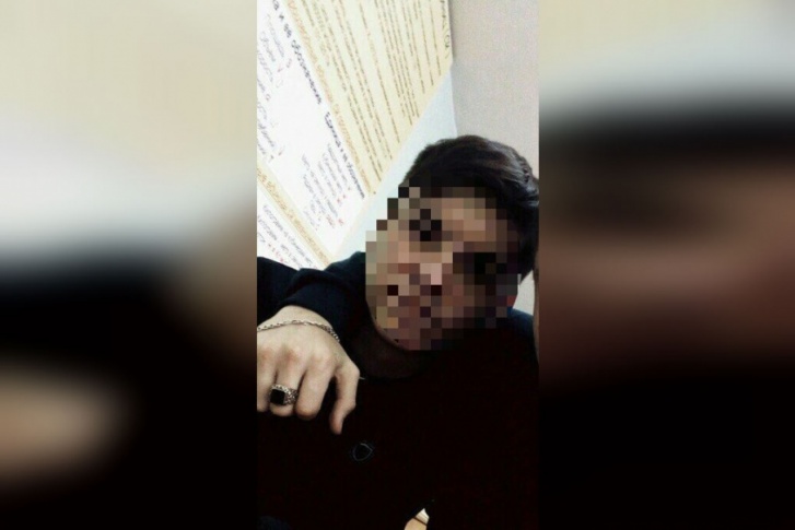 Артур вел блокнот, где записывал имена обидчиков и нанесенные оскорбления Артур вел блокнот, где записывал имена обидчиков и нанесенные оскорбления