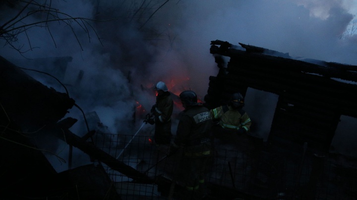 Не курите дома: мужчина сильно обгорел при пожаре в Башкирии