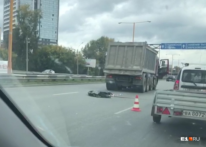 На место ЧП выехали сотрудники ГИБДД На место ЧП выехали сотрудники ГИБДД