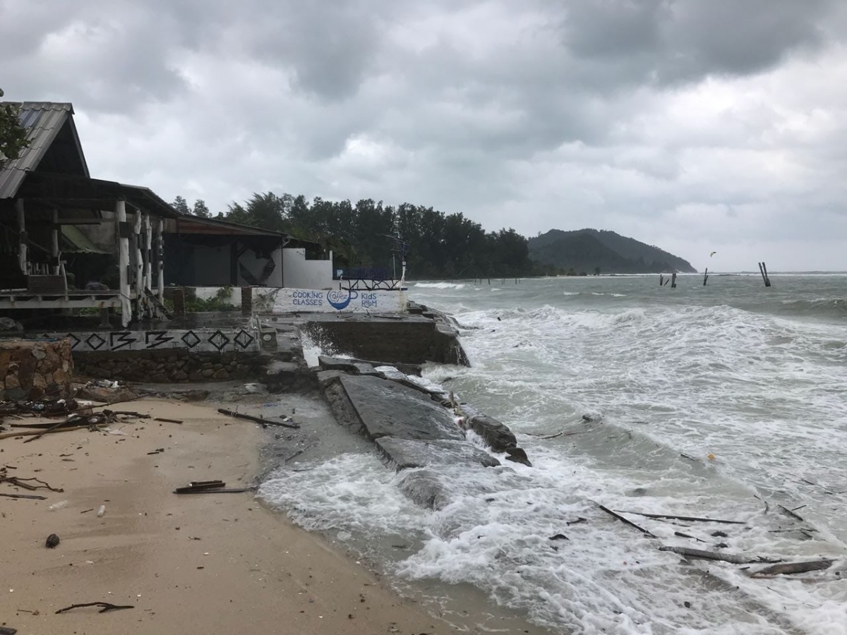 Ураган на пхукете. Ураган на пхукете. Ураган на пхукете. Наводнение на пхукете 2004. Таиланд смерч.