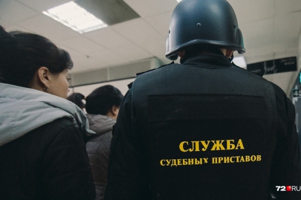 Руководство управляющей компании не хотело в добровольный срок погашать задолженность перед женщиной, поэтому к фирме применили жесткие меры Руководство управляющей компании не хотело в добровольный срок погашать задолженность перед женщиной, поэтому к фирме применили жесткие меры 