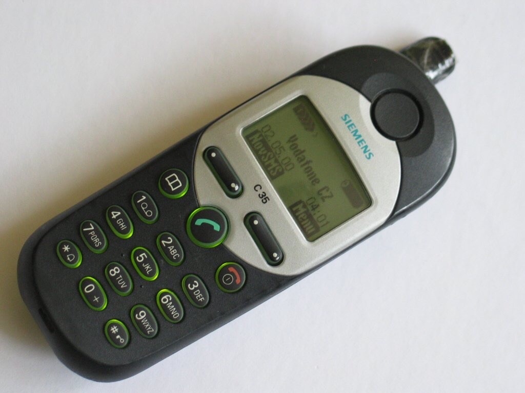 Телефон из 2000 года