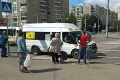 Лови маршрутку: смотрим, как пассажиры в Челябинске одобряют остановку против правил