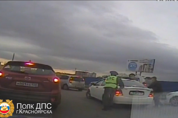 Автовладелица заглохла в разгар утренних пробок на «Взлетке» Автовладелица заглохла в разгар утренних пробок на «Взлетке»