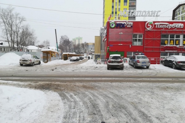 ДТП произошло рядом с ТЦ «Мегаполис» ДТП произошло рядом с ТЦ «Мегаполис»