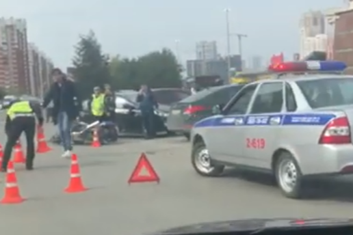 ДТП случилось, когда водитель иномарки пытался выехать с парковки ДТП случилось, когда водитель иномарки пытался выехать с парковки