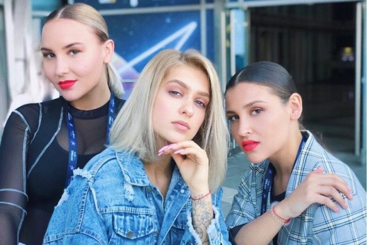 Сестры Мантулины и Зена Сестры Мантулины и Зена
