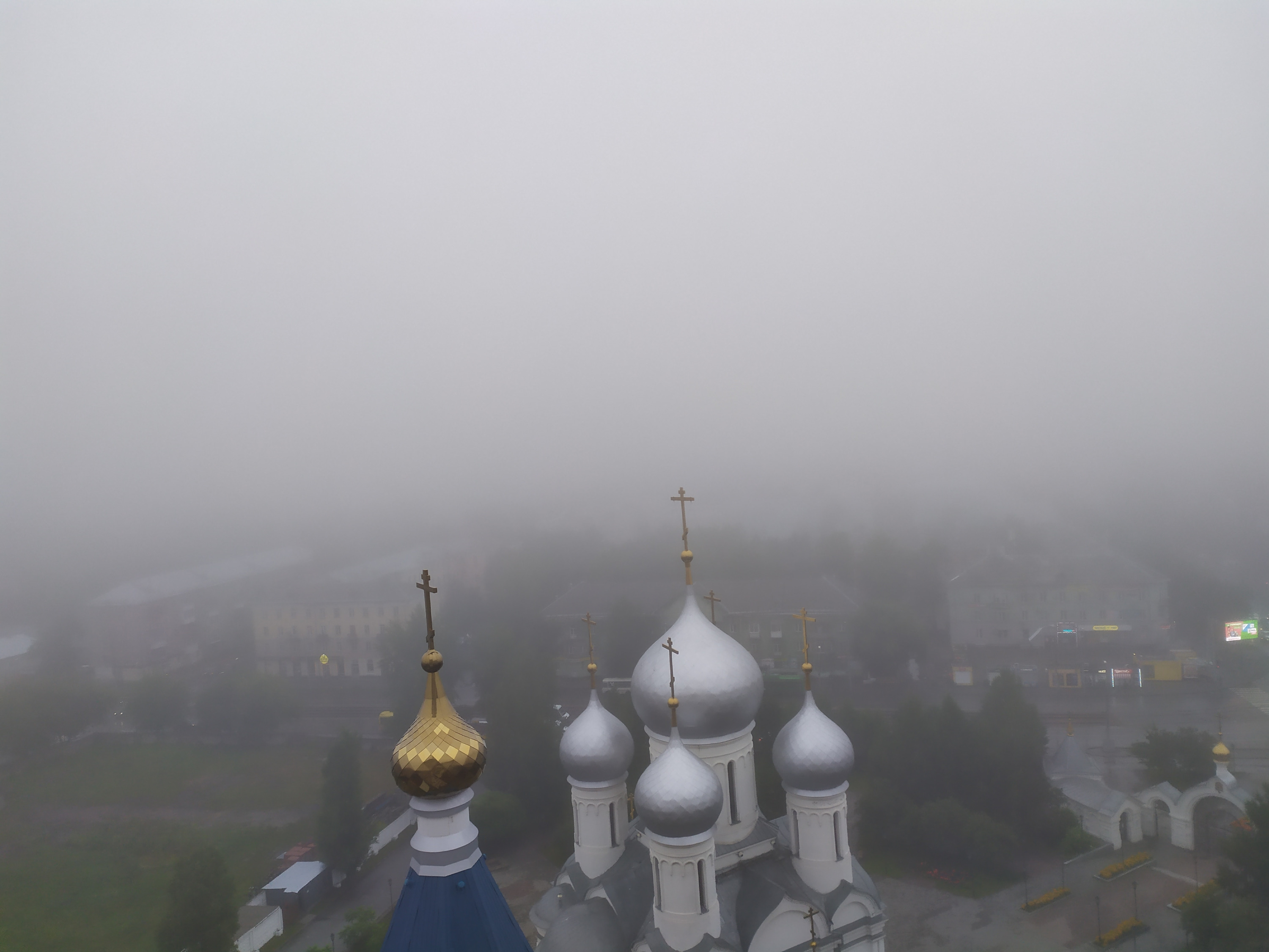 Вид на город с улицы Богдана Хмельницкого Вид на город с улицы Богдана Хмельницкого
