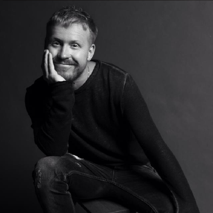 Актер, режиссер и звезда «Реальных пацанов» Антон Богданов Актер, режиссер и звезда «Реальных пацанов» Антон Богданов