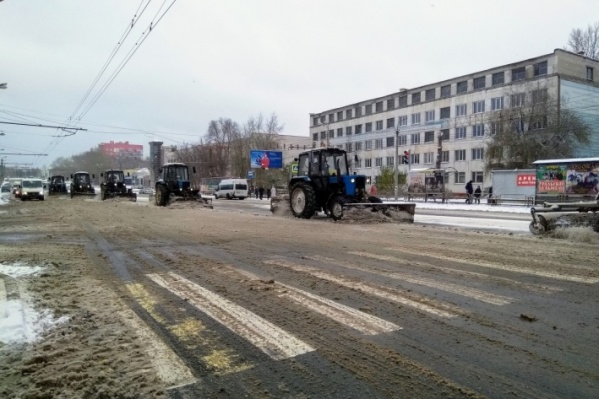 На вывоз снега с челябинских дорог «Южуралмосту» дали три дня На вывоз снега с челябинских дорог «Южуралмосту» дали три дня