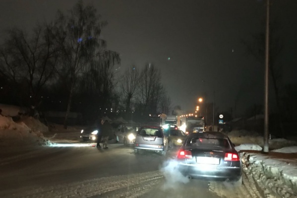 Общий уровень пробок в городе в девятом часу утра достиг 6 баллов Общий уровень пробок в городе в девятом часу утра достиг 6 баллов