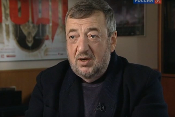 Павел Лунгин — советский и российский кинорежиссёр, сценарист и продюсер. Народный артист Российской Федерации, лауреат Каннского кинофестиваля Павел Лунгин — советский и российский кинорежиссёр, сценарист и продюсер. Народный артист Российской Федерации, лауреат Каннского кинофестиваля