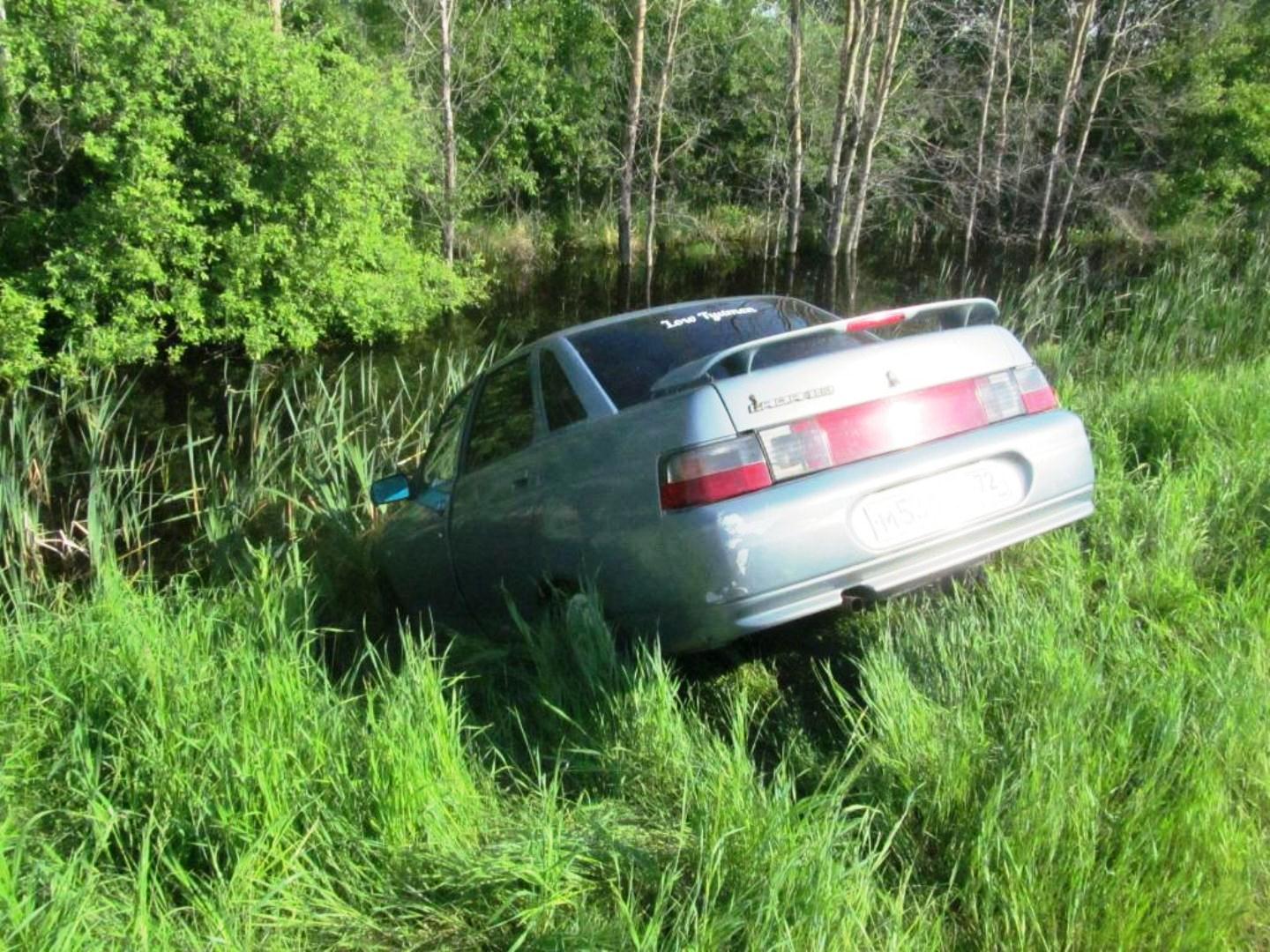 В Полтавском районе водитель пытался спасти свой ВАЗ и погиб под его колесами