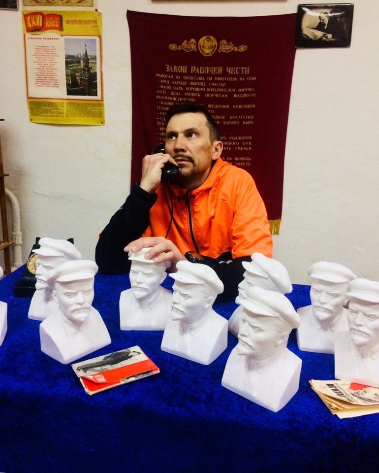 Художникам дали одинаковые бюсты, а что произошло дальше, смотрите выше Художникам дали одинаковые бюсты, а что произошло дальше, смотрите выше