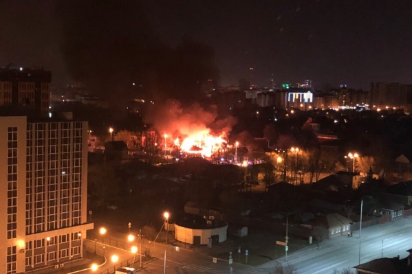 Инцидент произошел в полночь, когда жильцы частных домов уже ложились спать Инцидент произошел в полночь, когда жильцы частных домов уже ложились спать