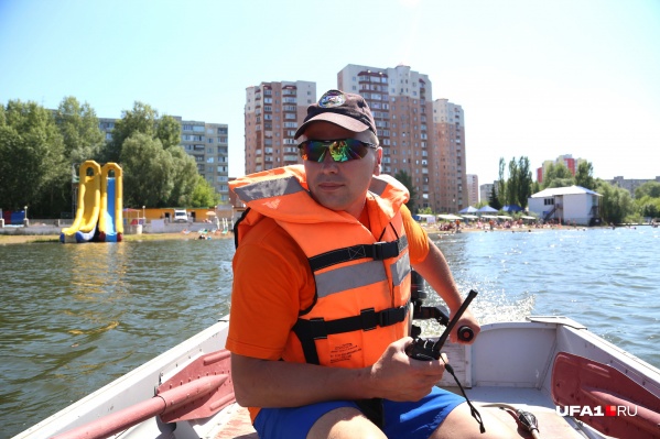 На суше «водный десант» часто путают с МЧС На суше «водный десант» часто путают с МЧС