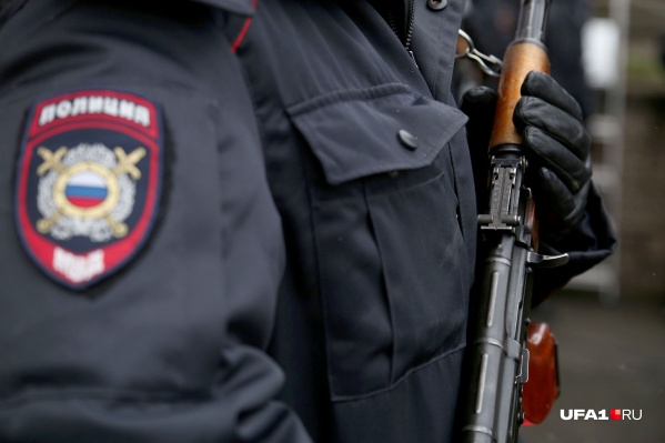 Прибывшие на вызов полицейские обнаружили тело мужчины Прибывшие на вызов полицейские обнаружили тело мужчины