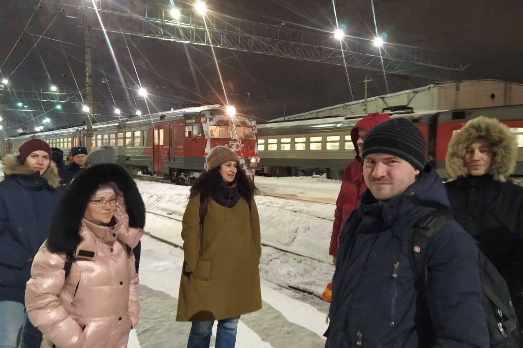 Неравнодушные пермяки пришли проводить электричку Неравнодушные пермяки пришли проводить электричку